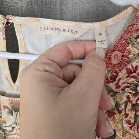 Soft Surroundings Cusabo Top Womens Sz M Leopard Floral Pleated Cuffed Sleeve - Picture 4 of 5